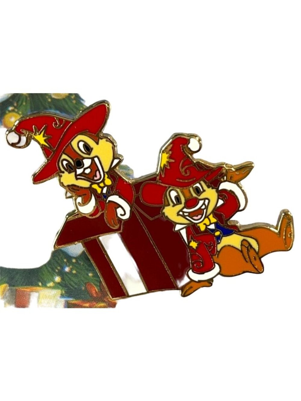 Disneyland Chip Dale Trading Pin Santa Chipmunk Christmas Present Badge Brooch